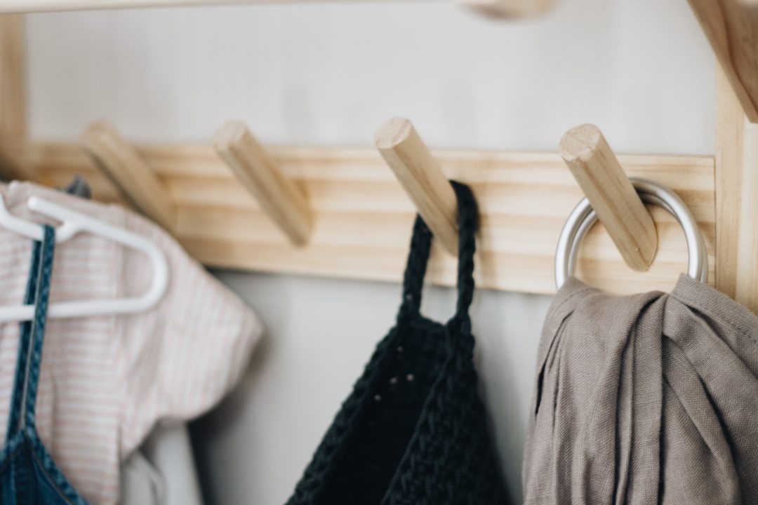 DIY: Clothing Rack with Shelf - Free and Unfettered